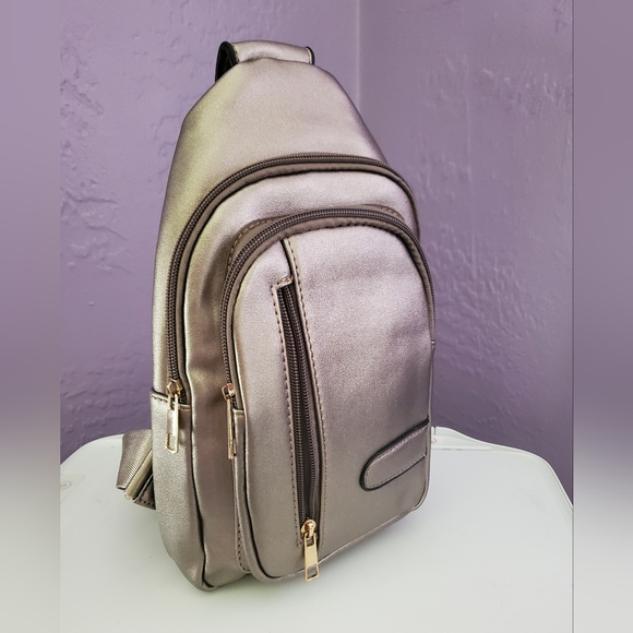 Metallic Sling Bag - Picture 3 of 6